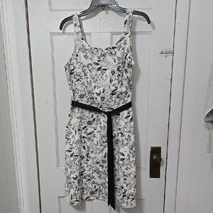 Alyn Paige Floral Black and White Dress 13/14 Belt & Zipper Back